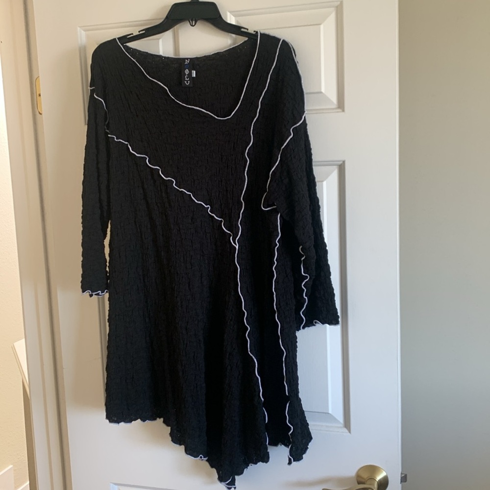 Beautiful Pycker Lada Tunic from Artful Home.